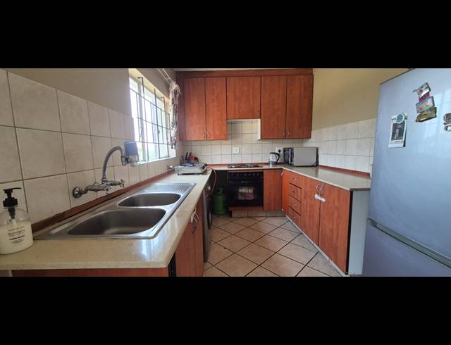 3 BEDROOM APARTMENT FOR SALE IN HALFWAY GARDENS